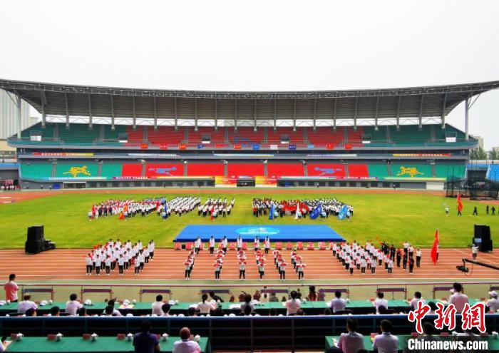 内蒙古第十六届中学生运动会在乌兰察布盛大开