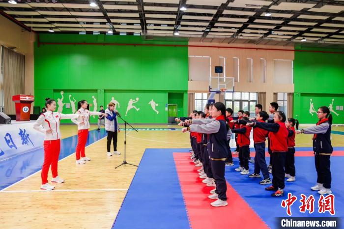 国家空手道队走进校园：