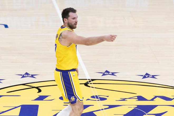 东契奇单场60分助湖人8连胜 创NBA历史第五次纪录