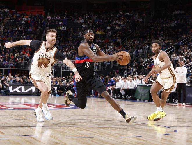 活塞逆转勇士锁定季后赛 杜伦23分引领多点开花