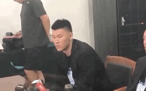 秋风渐起新赛季在望，慕铭组合首次亮相首钢：